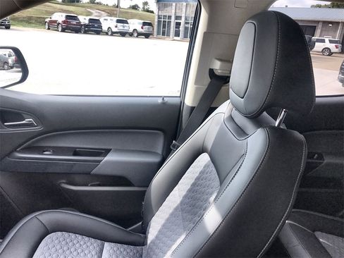 Used 2022 Chevrolet Colorado Z71 image 22