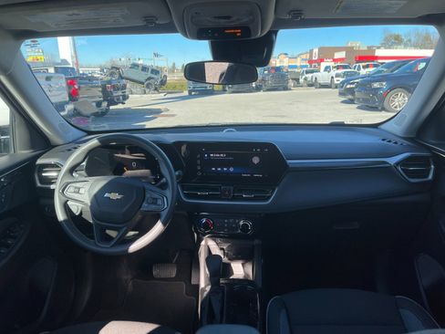 Used 2025 Chevrolet TrailBlazer LT image 15