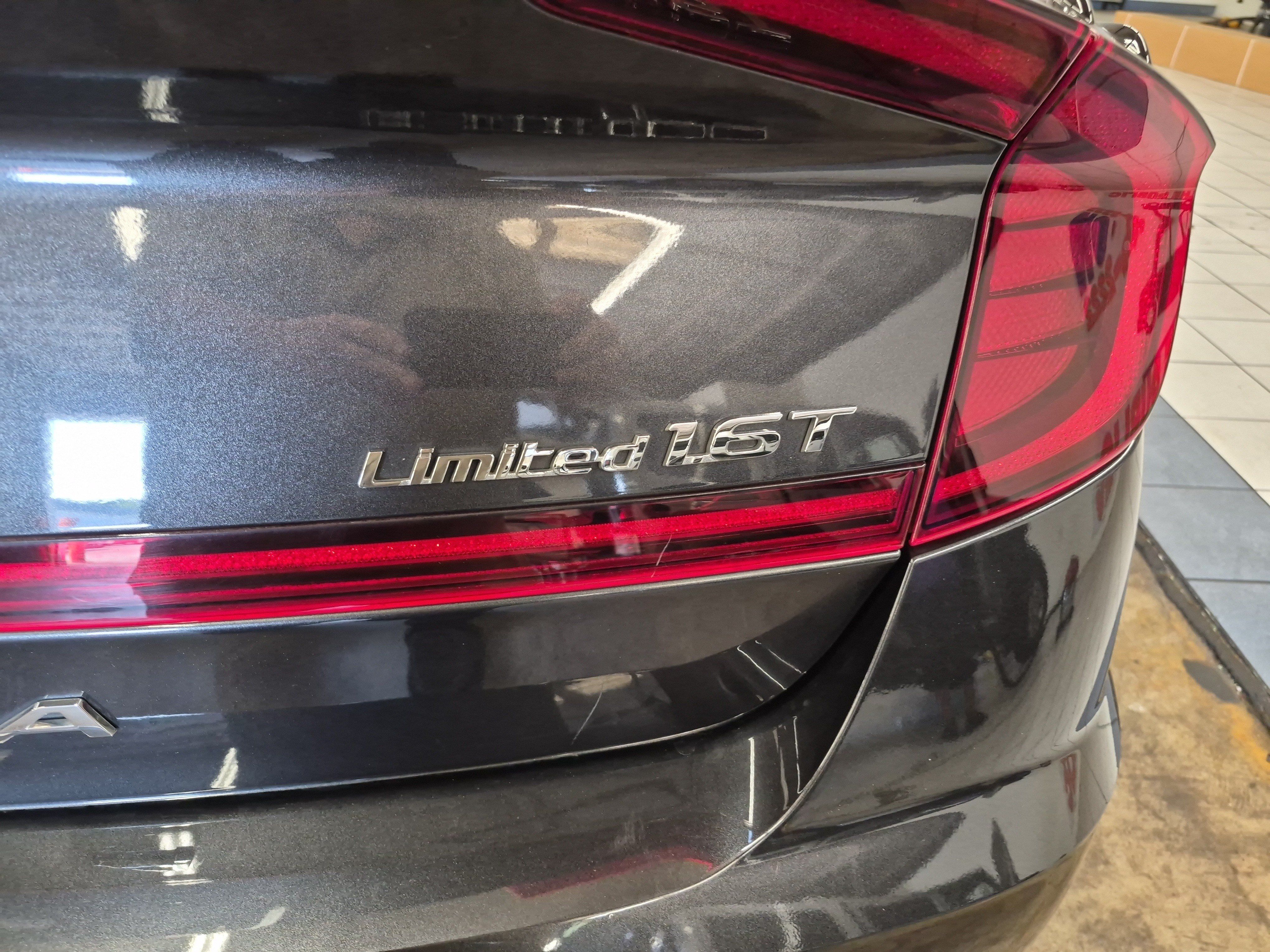 Used 2021 Hyundai Sonata Limited w/ Preferred Accessory Package FWD image 7