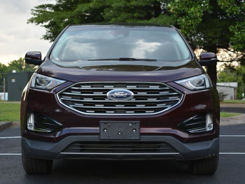 Used 2019 Ford Edge SEL w/ Equipment Group 201A FWD image 2