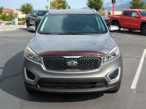 Used 2018 Kia Sorento LX image 11