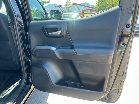 Used 2023 Toyota Tacoma TRD Sport AWD/4WD image 12