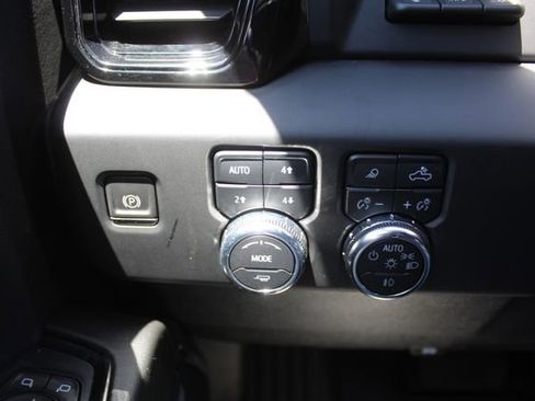Used 2024 GMC Sierra 1500 AT4 w/ Technology Package AWD/4WD image 27