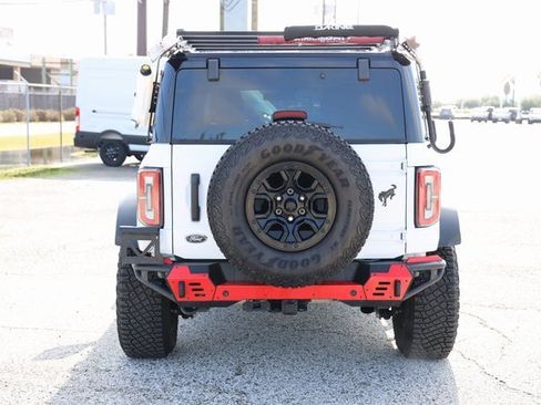 Used 2024 Ford Bronco Wildtrak image 7