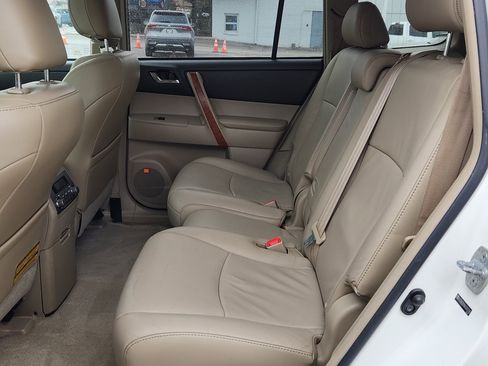 Used 2010 Toyota Highlander Limited image 24