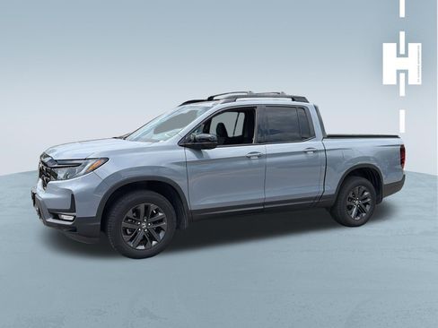 Used 2024 Honda Ridgeline Sport image 2