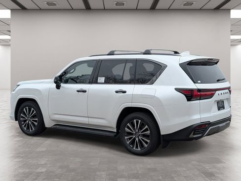 New 2026 Lexus LX 600 4WD w/ Premium Package image 3