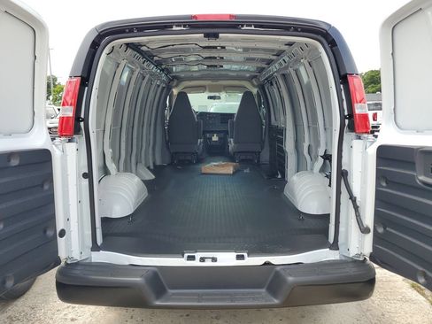 New 2026 GMC Savana 2500 Extended RWD image 9