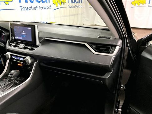 Certified 2023 Toyota RAV4 LE AWD/4WD image 13