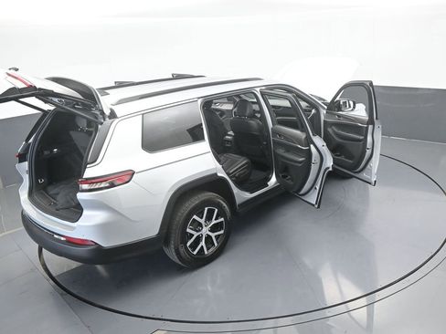 Used 2025 Jeep Grand Cherokee L Limited RWD image 69