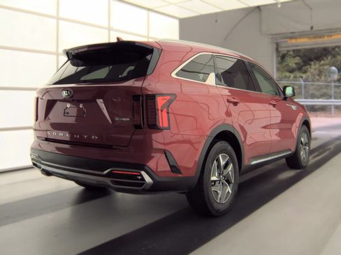 Used 2021 Kia Sorento S FWD image 4