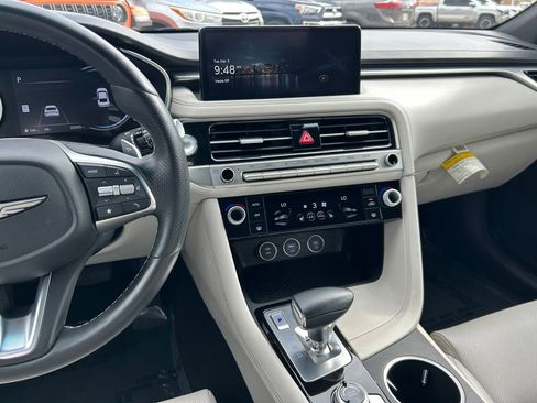 Used 2024 Genesis G70 2.5T image 16