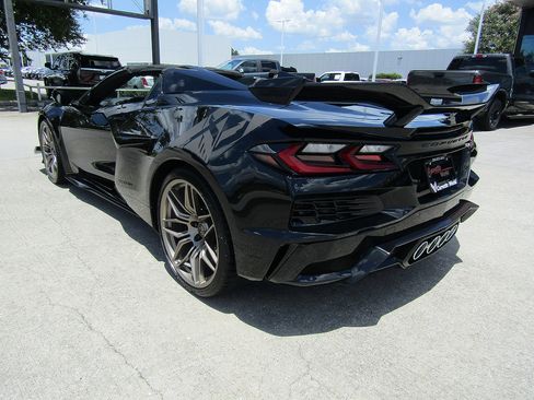 Used 2024 Chevrolet Corvette Z06 RWD image 7