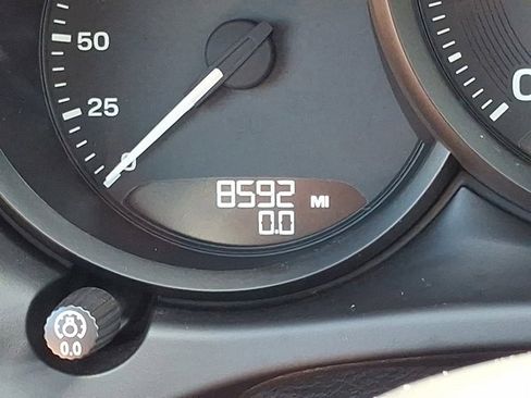 Used 2024 Porsche Macan image 24