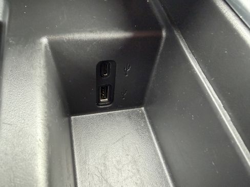 Used 2025 GMC Acadia Elevation image 36