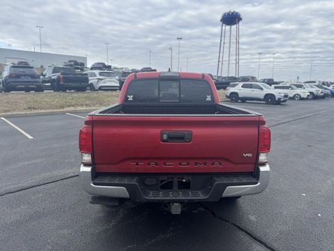 Used 2016 Toyota Tacoma TRD Off-Road image 4