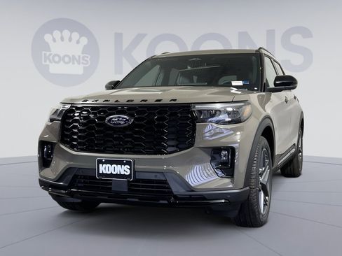 New 2026 Ford Explorer ST-Line w/ ST-Line Street Pack AWD/4WD image 1