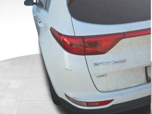 Used 2017 Kia Sportage LX image 13