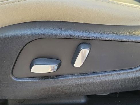 Used 2018 Cadillac XT5 FWD w/ LPO, Wheel Lock Package image 43