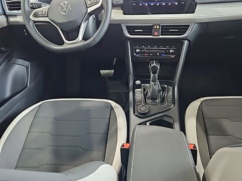 New 2026 Volkswagen Taos SE image 24