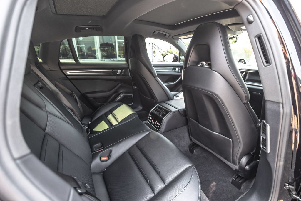Used 2023 Porsche Panamera 4 Platinum Edition AWD/4WD image 26