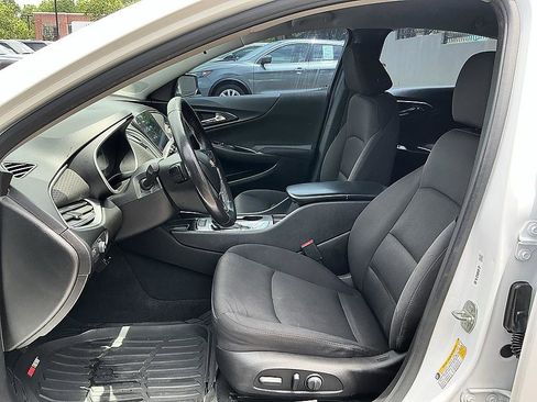 Used 2020 Chevrolet Malibu RS FWD image 12