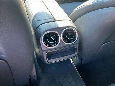 Used 2023 Mercedes-Benz C 300 Sedan image 17