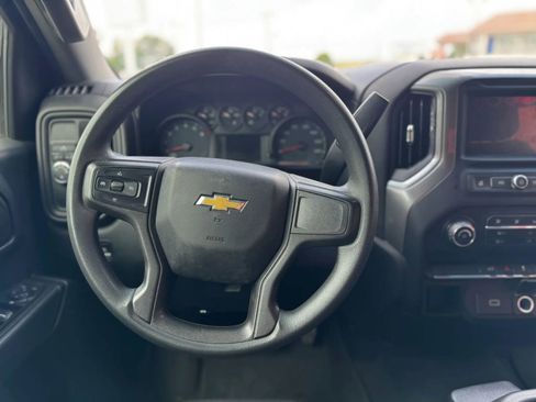 Used 2020 Chevrolet Silverado 1500 Custom w/ Custom Value Package RWD image 14