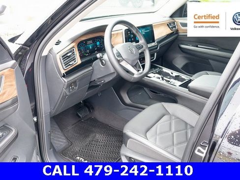 Certified 2024 Volkswagen Atlas SE w/ Black Wheel Package image 16