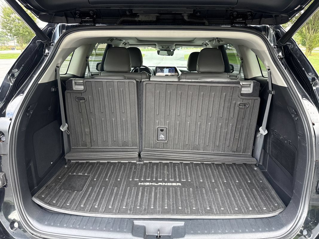 Used 2022 Toyota Highlander Platinum AWD/4WD image 13