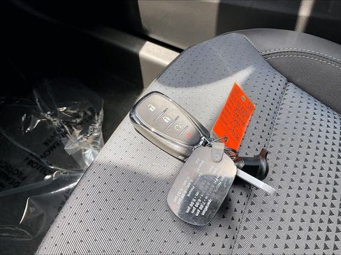 Used 2024 Chevrolet Trax LT w/ Driver Confidence Package FWD image 11