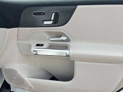 Certified 2025 Mercedes-Benz GLB 250 image 15