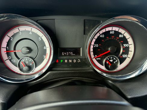 Used 2019 Dodge Grand Caravan SE image 16