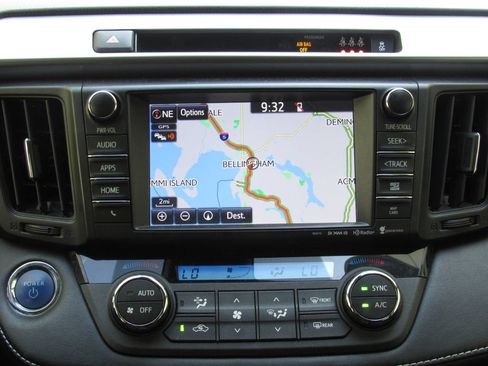 Used 2017 Toyota RAV4 XLE w/ Convenience Package AWD/4WD image 28