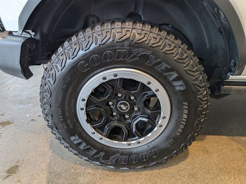 Used 2023 Ford Bronco Outer Banks w/ Sasquatch Package image 7