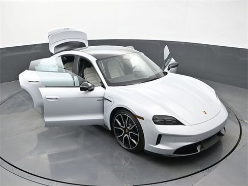 New 2026 Porsche Taycan image 34