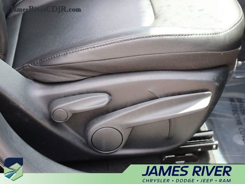 Used 2025 Jeep Compass Limited AWD/4WD image 10