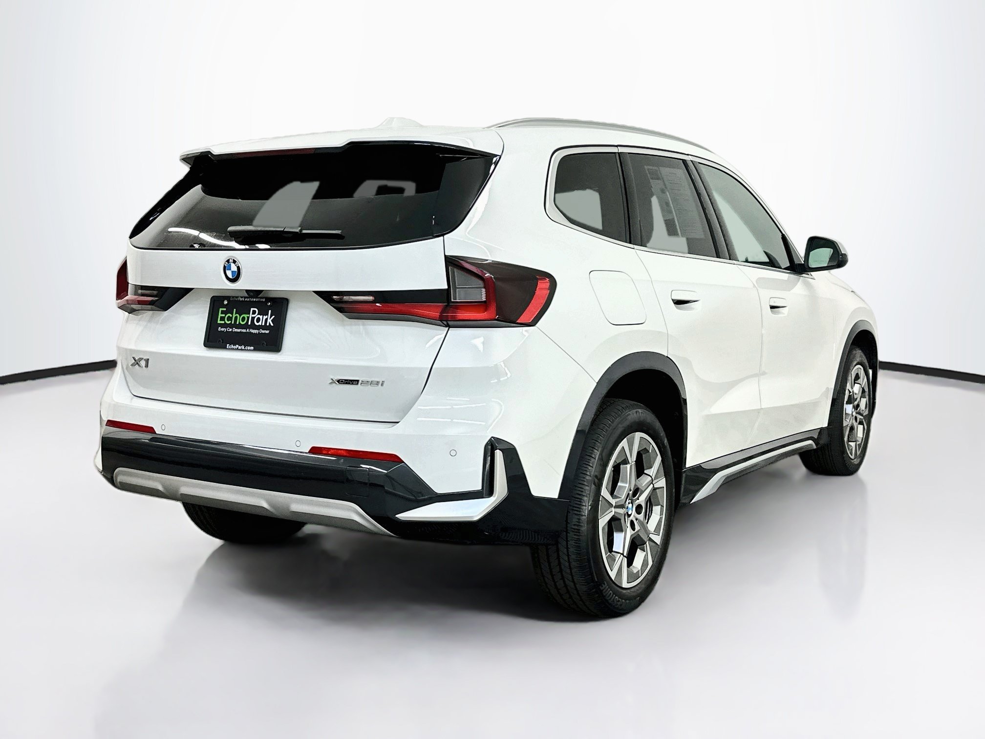 Used 2024 BMW X1 xDrive28i w/ Convenience Package AWD/4WD image 9