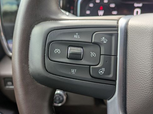 Used 2025 GMC Sierra 2500 SLT w/ SLT Premium Package image 17