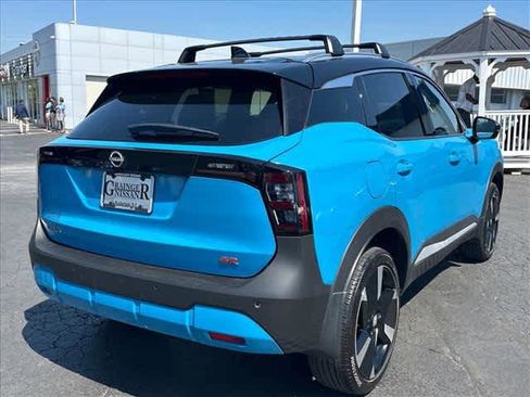 Used 2025 Nissan Kicks SR FWD image 3