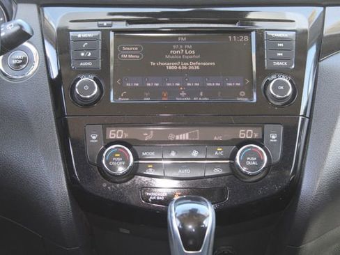 Used 2021 Nissan Rogue Sport SV image 17