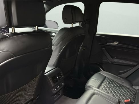 Used 2023 Audi SQ5 Prestige image 29