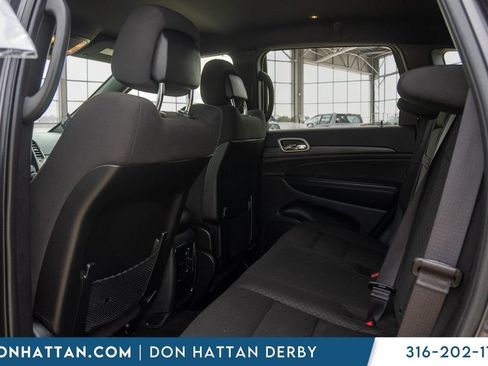 Used 2021 Jeep Grand Cherokee Laredo AWD/4WD image 19