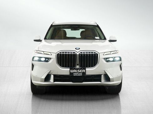 Used 2023 BMW X7 xDrive40i w/ Executive Package AWD/4WD image 8