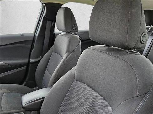 Used 2018 Chevrolet Cruze LT w/ Convenience Package FWD image 17