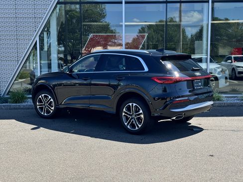 Certified 2025 Audi Q5 Premium w/ Convenience Package AWD/4WD image 3