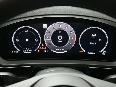 Certified 2025 Porsche Cayenne AWD/4WD image 19