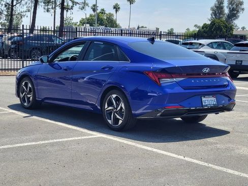 Used 2023 Hyundai Elantra Limited w/ Cargo Package FWD image 3