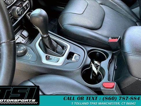 Used 2017 Jeep Cherokee Overland image 15