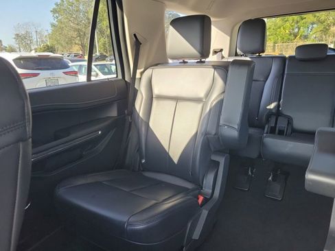 Used 2023 Ford Expedition XLT image 4